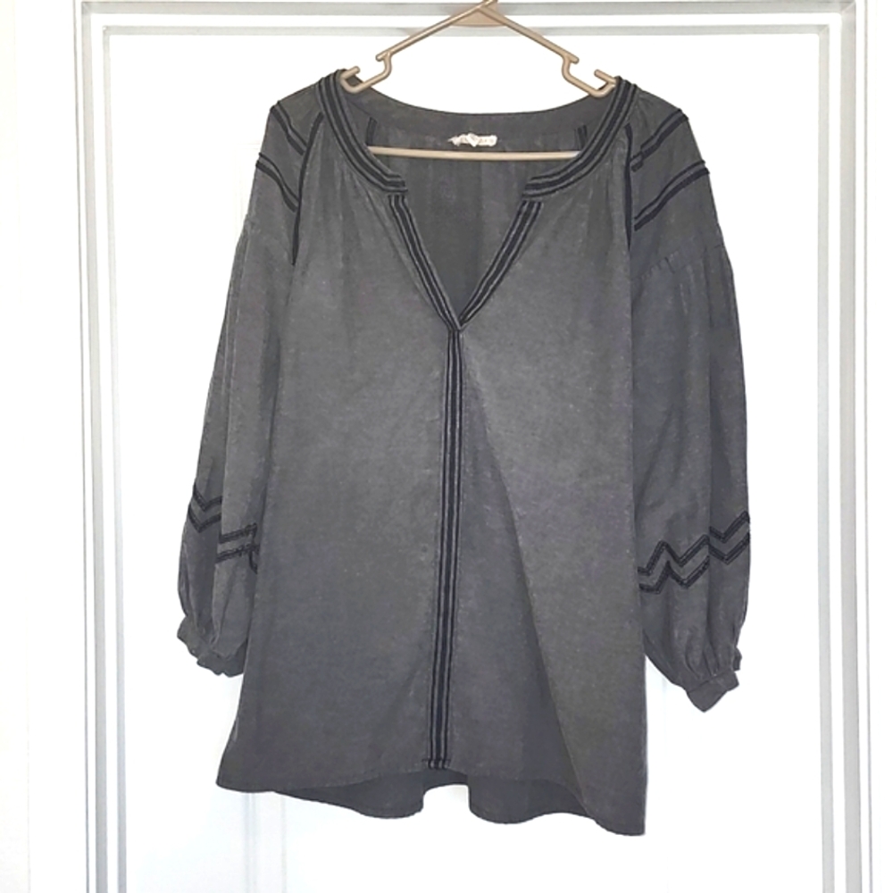 Made With Love Size L Chambray Navy Puff Sleeve Loose Tunic